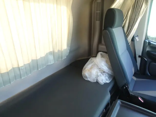 日野 プロフィア QPG-FR1APEA(6x2)の写真24