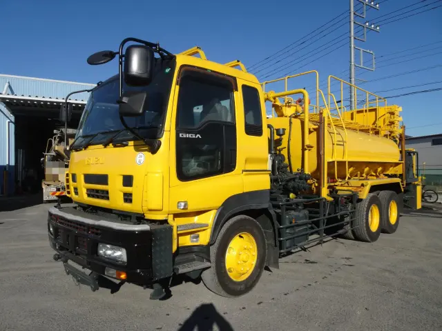 いすゞ ギガ PDG-CYZ77P8(6x4)の写真1