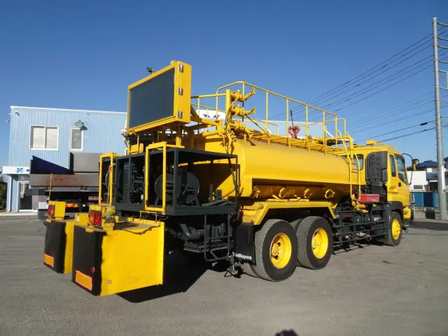 いすゞ ギガ PDG-CYZ77P8(6x4)の写真4