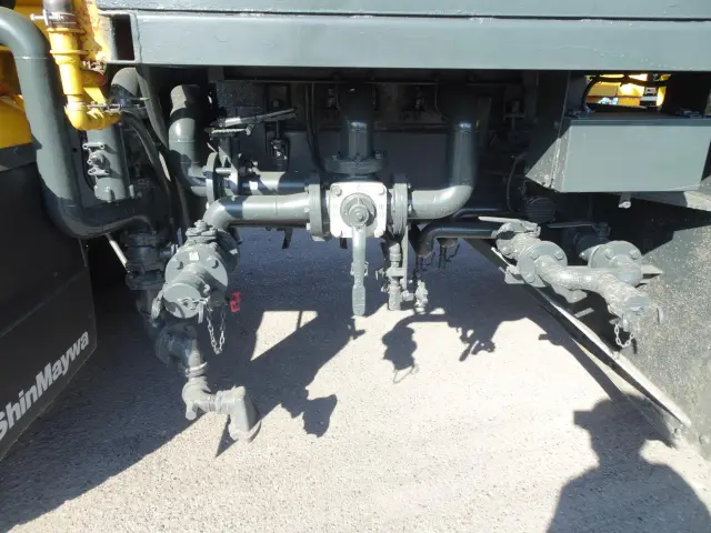 いすゞ ギガ PDG-CYZ77P8(6x4)の写真7