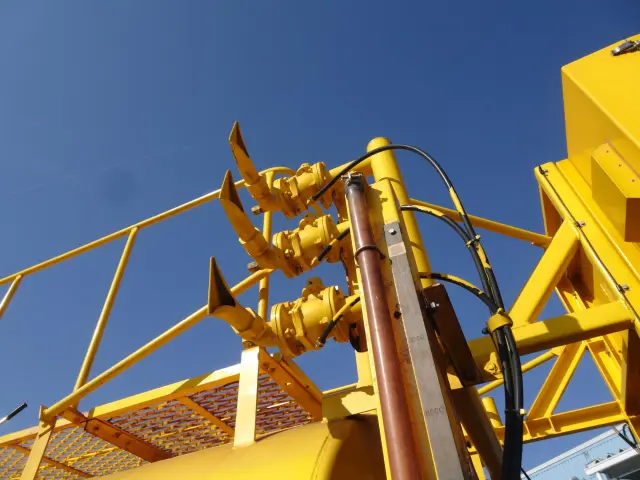 いすゞ ギガ PDG-CYZ77P8(6x4)の写真8