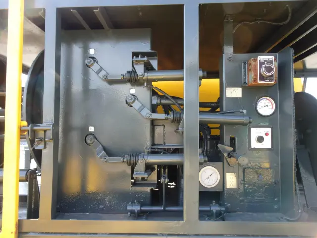 いすゞ ギガ PDG-CYZ77P8(6x4)の写真9