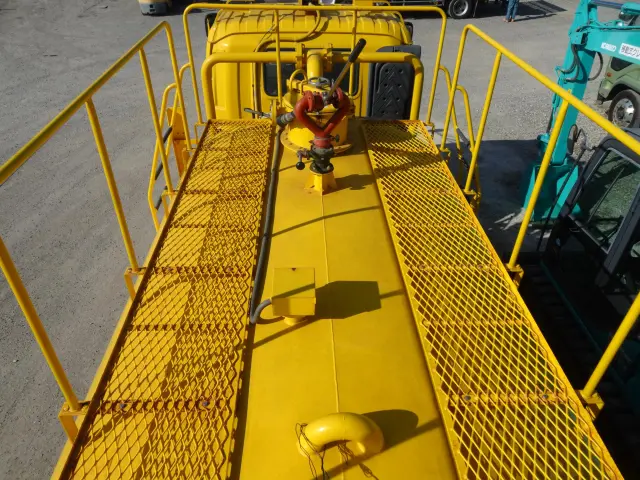 いすゞ ギガ PDG-CYZ77P8(6x4)の写真10