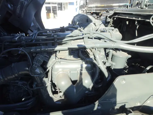 いすゞ ギガ PDG-CYZ77P8(6x4)の写真19