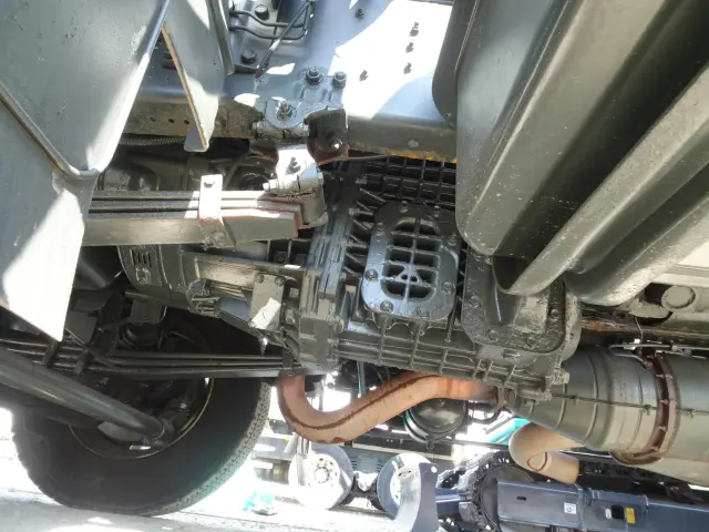 いすゞ ギガ PDG-CYZ77P8(6x4)の写真19