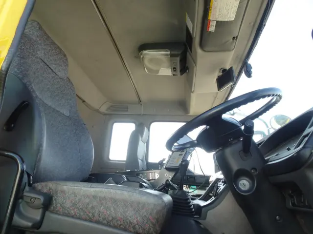 いすゞ ギガ PDG-CYZ77P8(6x4)の写真20