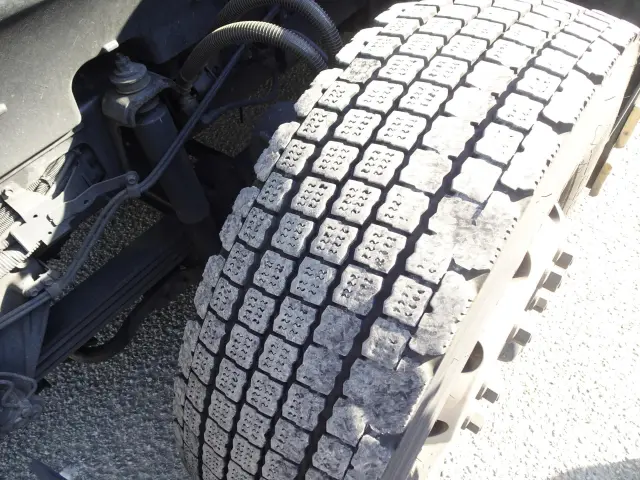 いすゞ ギガ QKG-EXD52BD(2WD)の写真18