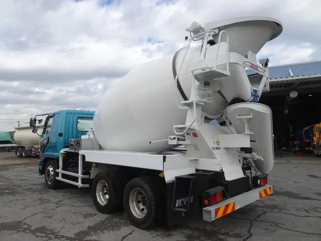 三菱 ファイター QDG-FQ62F(2WD)の写真2