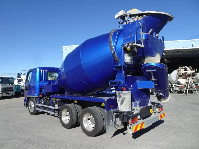 三菱 ファイター 2DG-FQ62F(6x4)の写真2