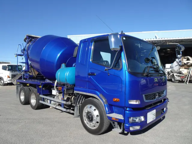 三菱 ファイター 2DG-FQ62F(6x4)の写真3