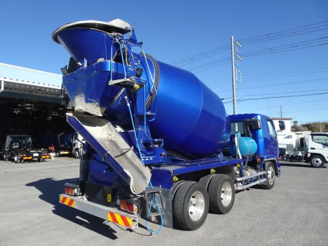 三菱 ファイター 2DG-FQ62F(6x4)の写真4