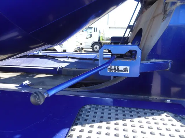 三菱 ファイター 2DG-FQ62F(6x4)の写真7