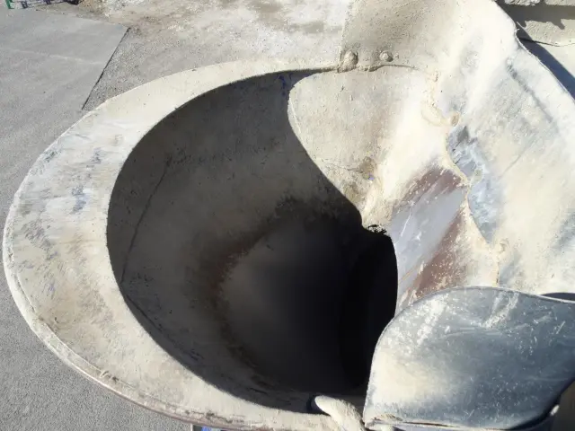 三菱 ファイター 2DG-FQ62F(6x4)の写真9