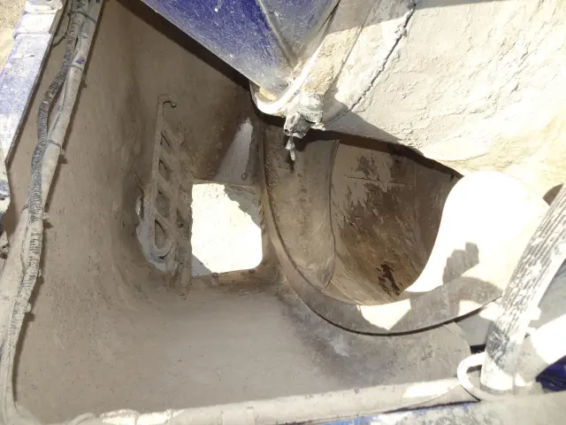 三菱 ファイター 2DG-FQ62F(6x4)の写真11