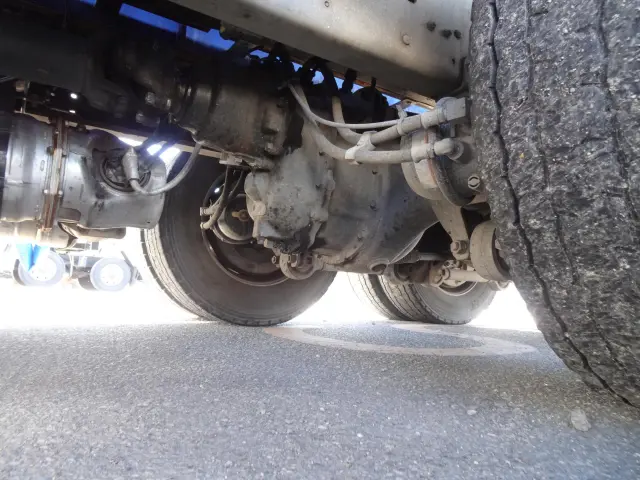 三菱 ファイター 2DG-FQ62F(6x4)の写真18