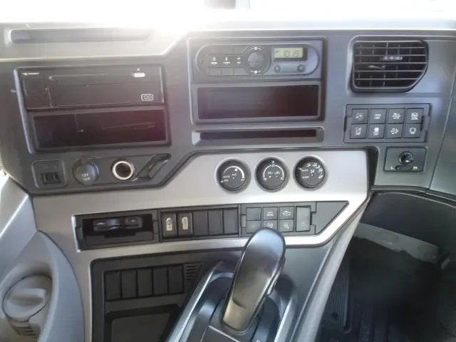 UD クオン 2PG-GK5AAB(2WD)の写真21