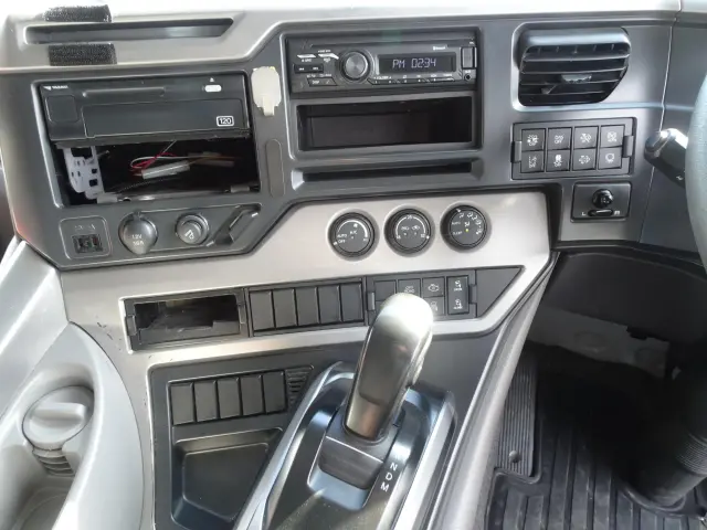 UD クオン 2PG-GK5AAB(2WD)の写真24