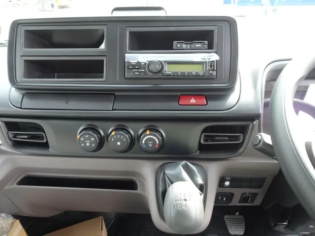 三菱 キャンター 2RG-FEAV0(2WD)の写真23