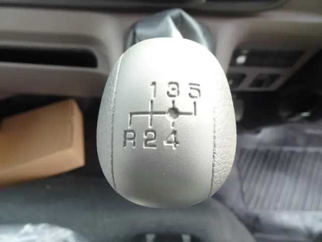 三菱 キャンター 2RG-FEAV0(2WD)の写真24