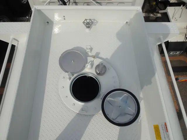 三菱 キャンター 2PG-FEB90(2WD)の写真10