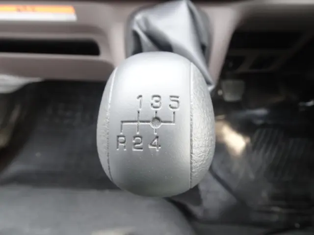 三菱 キャンター 2PG-FEB90(2WD)の写真25