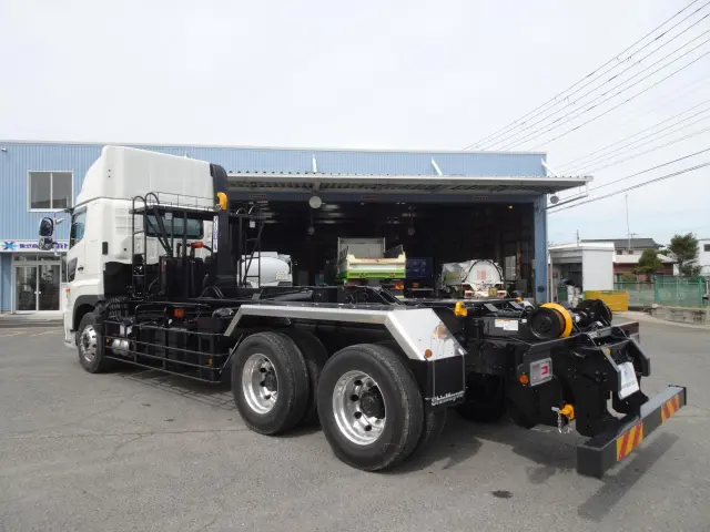 日野 プロフィア 2DG-FS1AJE(6x4)の写真2