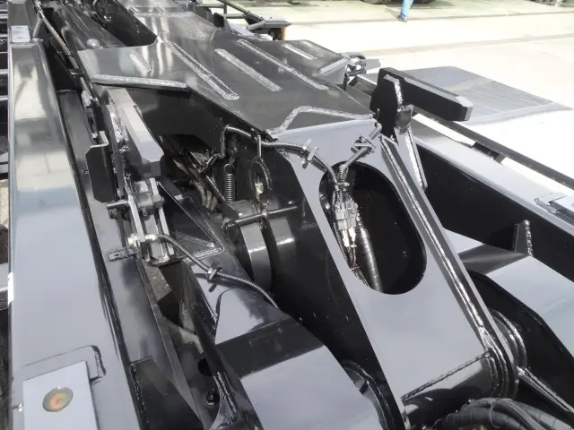 日野 プロフィア 2DG-FS1AJE(6x4)の写真10