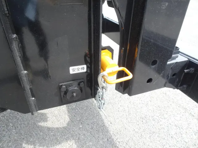 日野 プロフィア 2DG-FS1AJE(6x4)の写真11