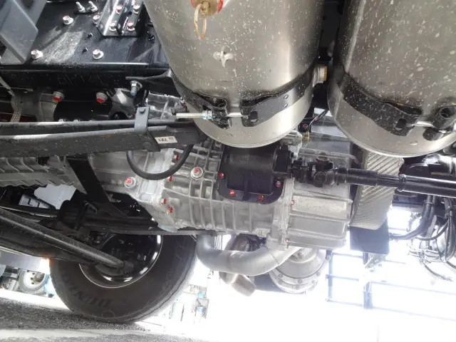 日野 プロフィア 2DG-FS1AJE(6x4)の写真17