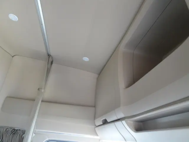 日野 プロフィア 2DG-FS1AJE(6x4)の写真21