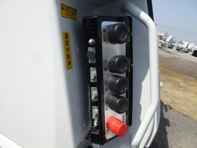 いすゞ フォワード 2RG-FRR90S4(2WD)の写真7