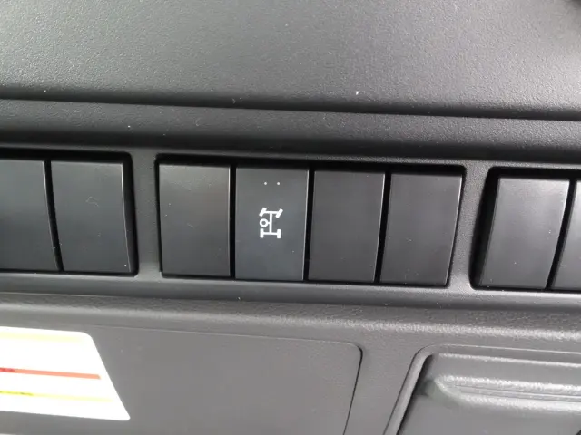 いすゞ フォワード 2RG-FRR90S4(2WD)の写真21