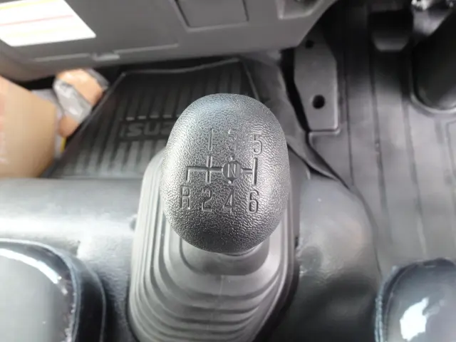 いすゞ フォワード 2RG-FRR90S4(2WD)の写真24