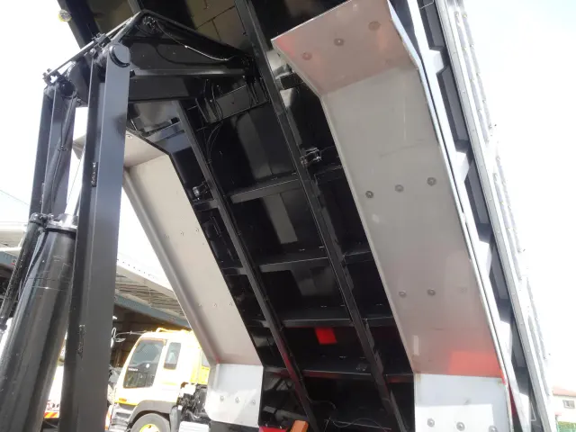 三菱 スーパーグレート 2PG-FV80VY(6x4)の写真7