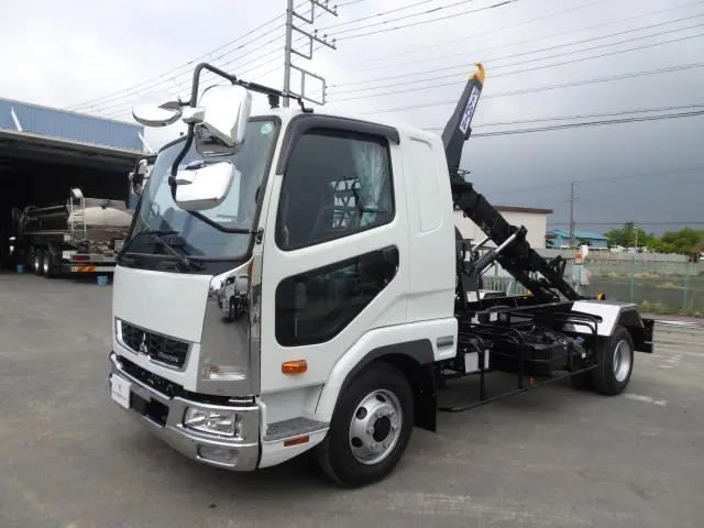 三菱 ファイター 2KG-FK62F(2WD)の写真1