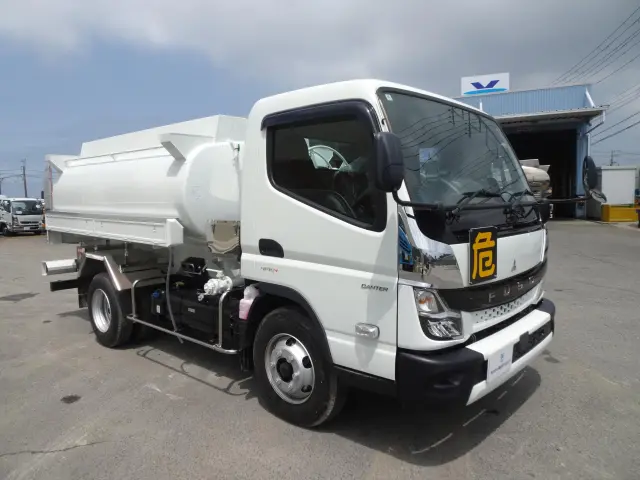 三菱 キャンター 2PG-FEB90(2WD)の写真3