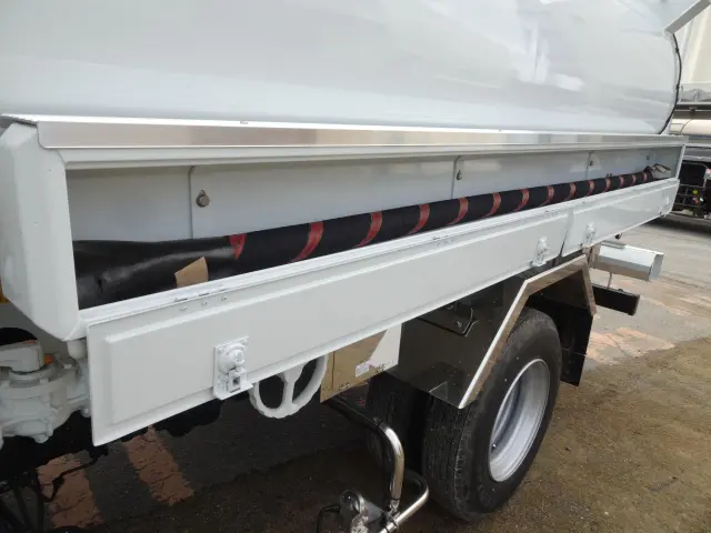 三菱 キャンター 2PG-FEB90(2WD)の写真14