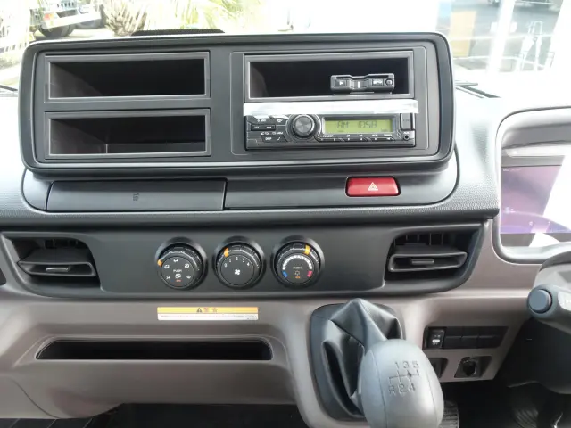 三菱 キャンター 2PG-FEB90(2WD)の写真23