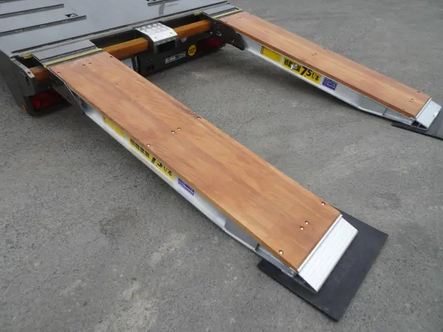 三菱 スーパーグレート 2PG-FS80VZ(8x4)の写真14