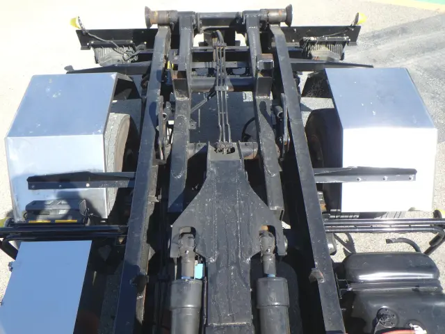 いすゞ フォワード TKG-FRR90S2(2WD)の写真8