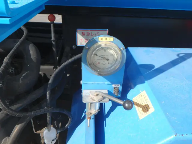 いすゞ フォワード 2RG-FRR90S2(2WD)の写真6