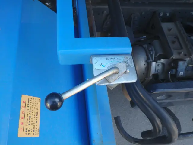 いすゞ フォワード 2RG-FRR90S2(2WD)の写真8