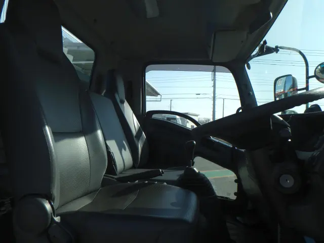 いすゞ フォワード 2RG-FRR90S2(2WD)の写真20