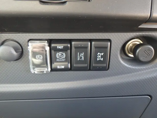 いすゞ フォワード 2RG-FRR90S2(2WD)の写真22