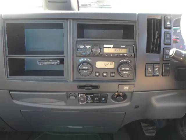いすゞ フォワード 2RG-FRR90S2(2WD)の写真23