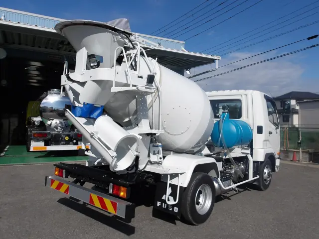 三菱 ファイター 2KG-FK72F(2WD)の写真4