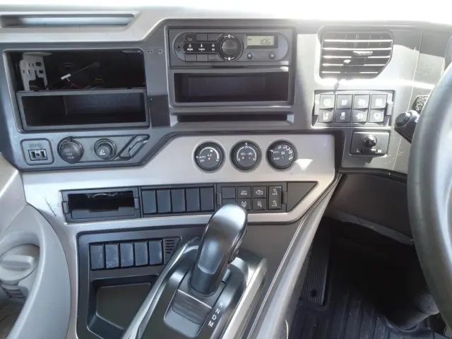 ＵＤ クオン 2PG-GK5AAB(2WD)の写真22