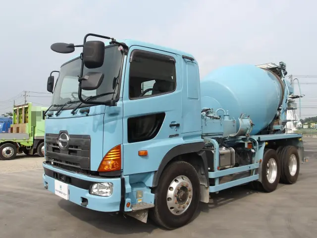 日野 プロフィア QKG-FS1AKAA(6x4)の写真1