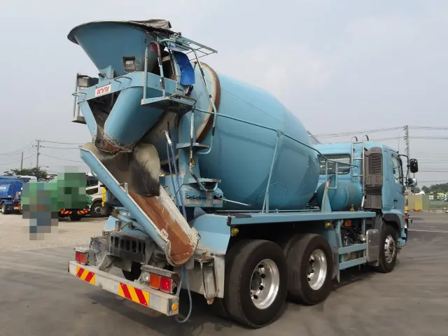 日野 プロフィア QKG-FS1AKAA(6x4)の写真4