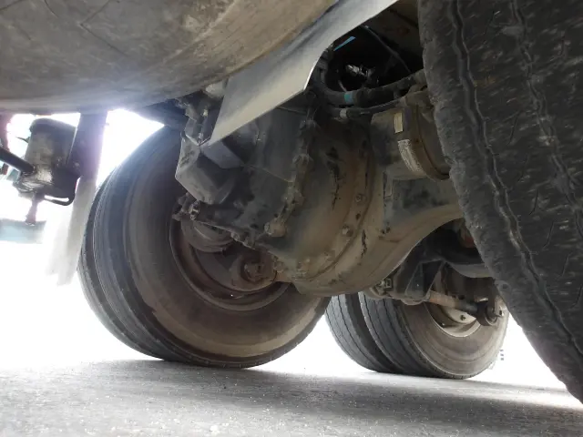 日野 プロフィア QKG-FS1AKAA(6x4)の写真15